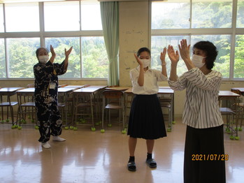 盆踊りの指導